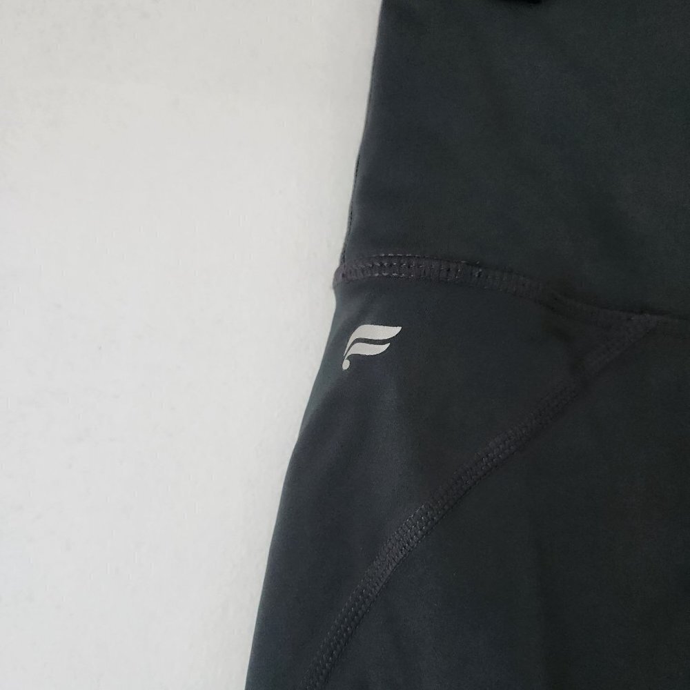 Fabletics Green Cropped Capri Leggings High Waisted Yoga Tights Activewear Sz S — image 4 of 5